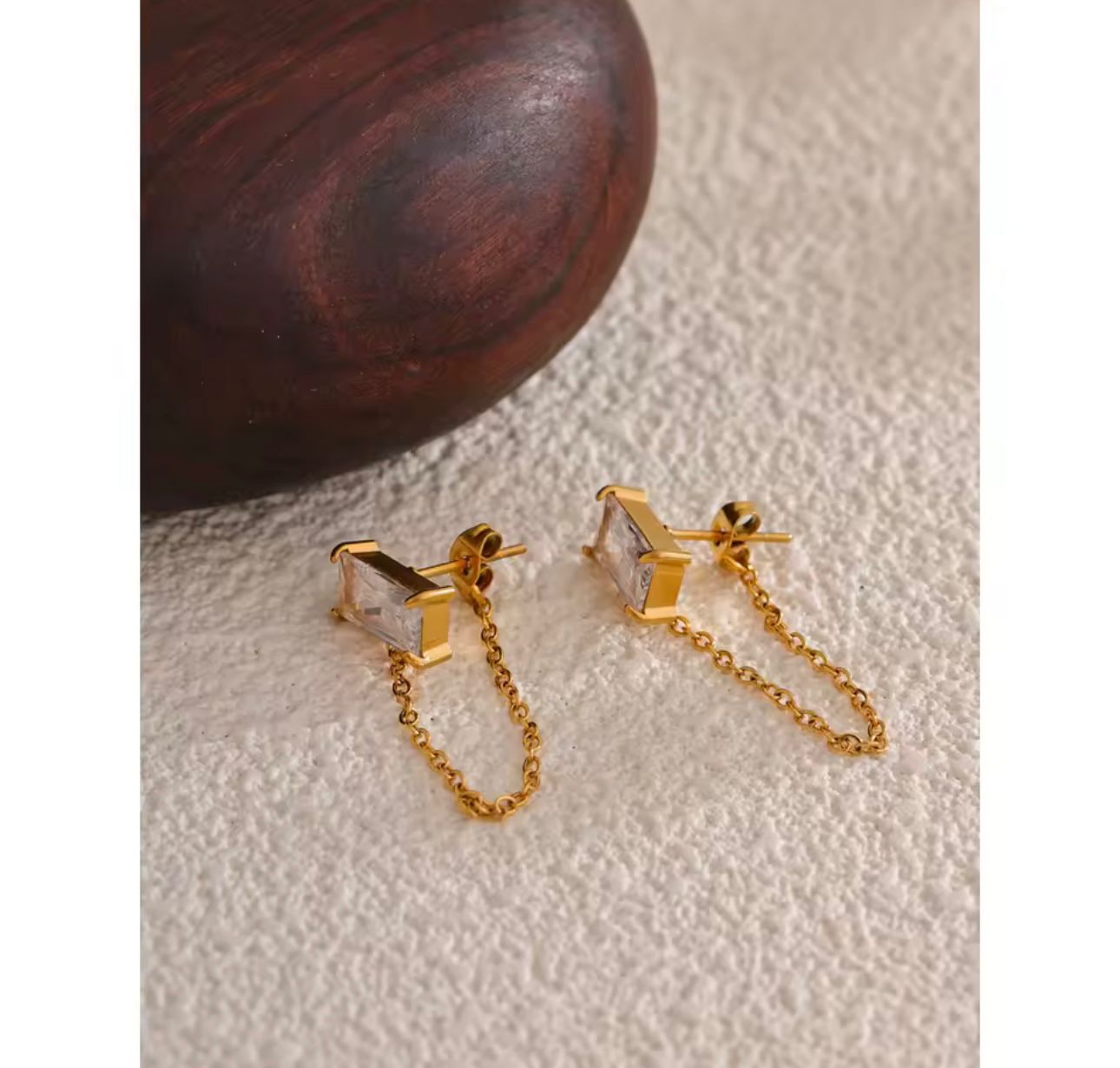 Par aretes cristal cadena dorada corta oro 14K
