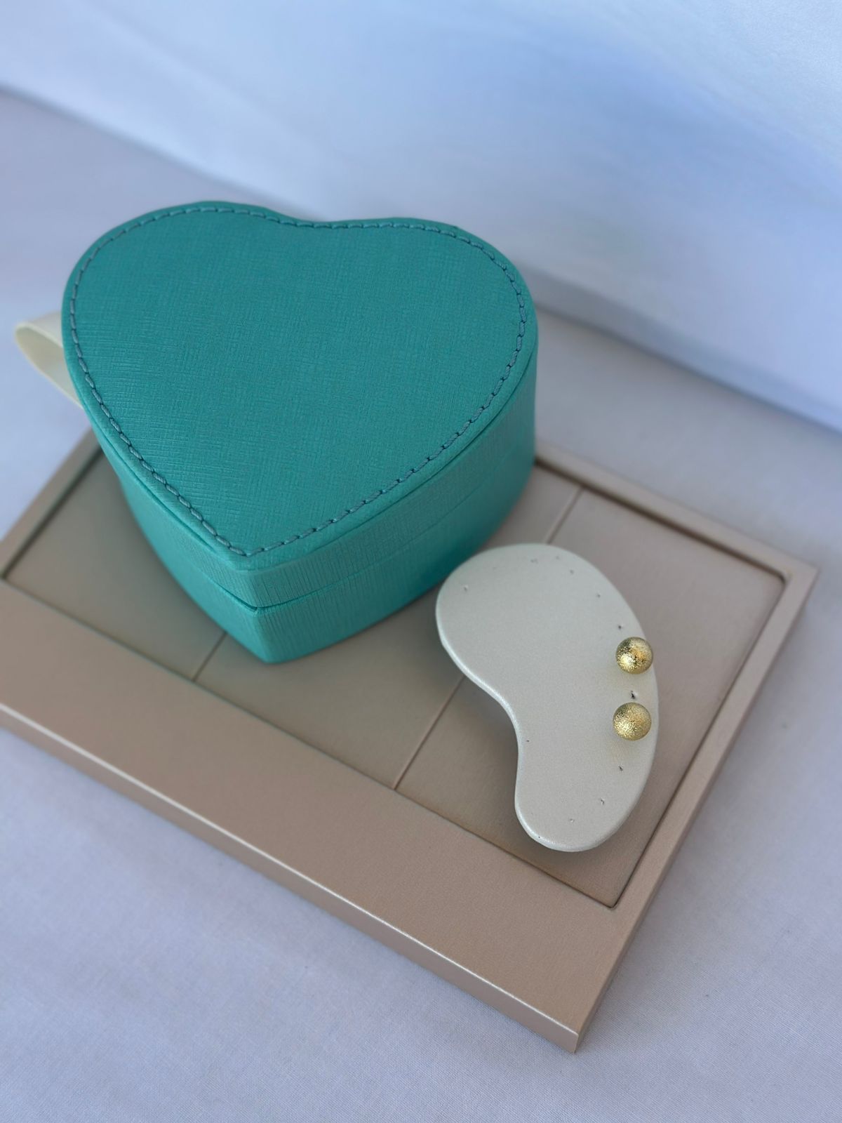 Par dormilonas bola escarchada mediana laminado oro expositor