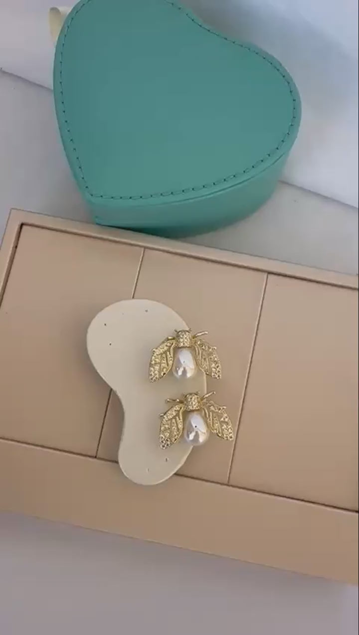 Aretes mariquita perla natural zirconia laminado en oro Pretty Women RD