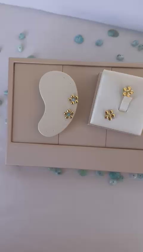 Aretes flor larimar original laminado en oro Pretty Women RD
